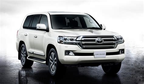 facelifted  toyota land cruiser announced youwheel  car expert