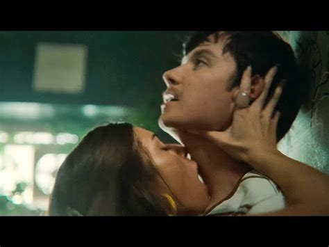 sex education season 3 first kiss otis and ruby asa butterfield