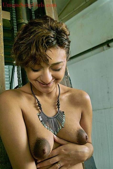 dark nippled arab slut milking her ripe boobs pichunter
