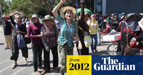 Cambodia Police Arrest Women Protesting Against Forced Evictions