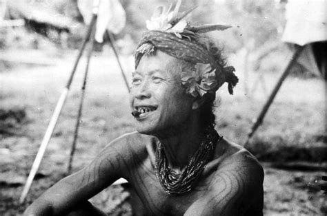 budaya unik suku mentawai salah satunya bangga punya gigi runcing bak