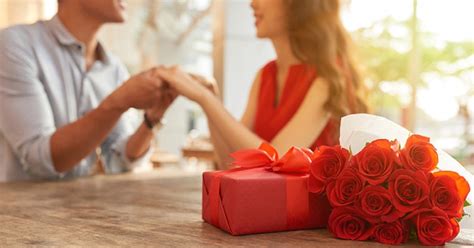 extraordinary anniversary gift ideas  greet  spouse