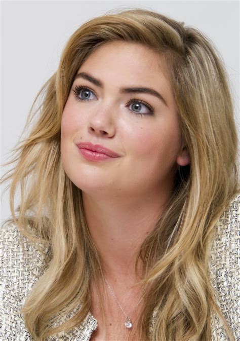 kate upton looks absolutely gorgeous at the other woman press conference hd latest tamil