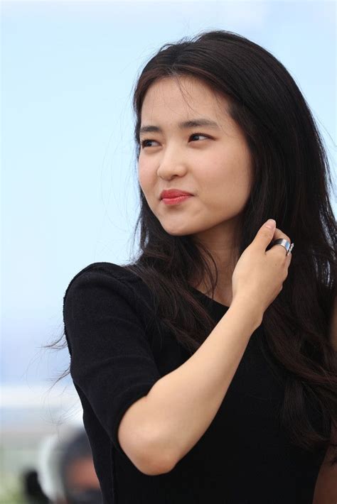 actress kim tae ri attends the handmaiden mademoiselle photocall