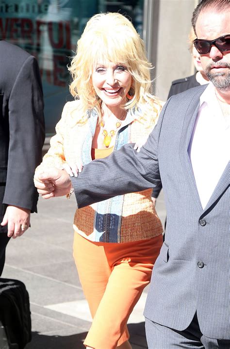 dolly parton out and about in new york 08 23 2016 hawtcelebs