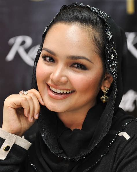 edisi artis top  penyanyi wanita malaysia terbaik boros  aralom