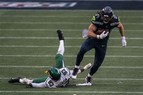 Seahawks Te Colby Parkinson To Miss Significant Time With A Broken Foot