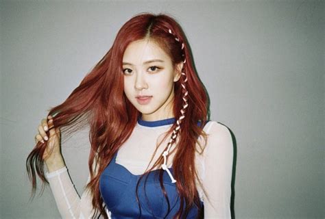 Blackpink Rosé Posts New Photos On Instagram And Says It