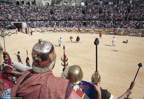roman gladiators return to nimes in france daily mail online