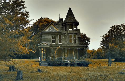 creepy haunted houses  texas