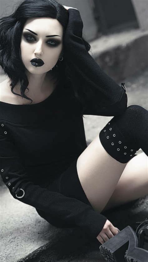 Pin By Spiro Sousanis On Obsidian Kerttu Hot Goth Girls Goth Beauty
