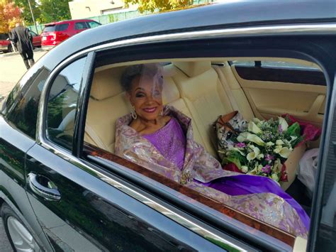 this 86 year old granny just got married and she looks flawless her ie