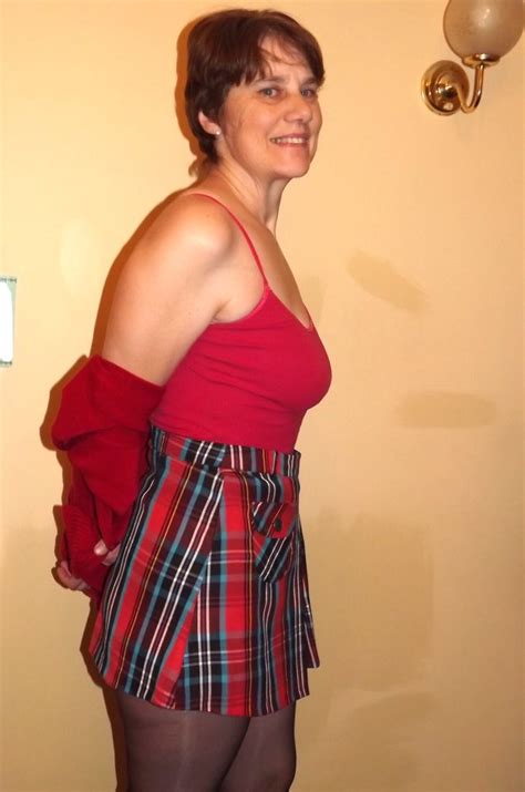 Kw On Twitter Posing In My Red Top Milf Gilf Slutwife
