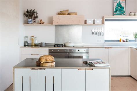 bright  simple kitchen design ideas  minimalist style