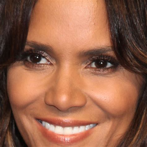Halle Berry Got A New Haircut That We Ve Never Ever Seen On Her Before