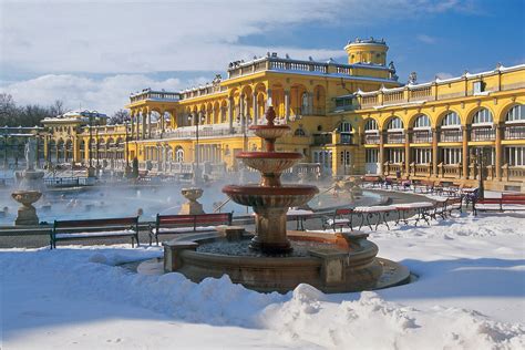 spend winter  budapest  corinthia insider