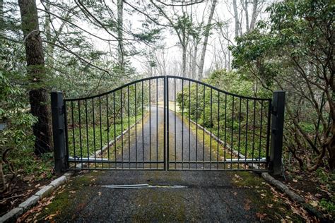 metal driveway gates tri state gate fence gate design metal driveway gates wrought iron
