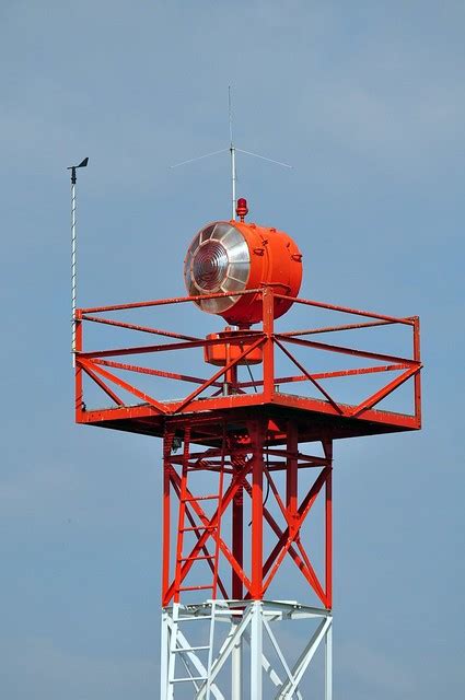 dcb airport rotating beacon  set  flickr