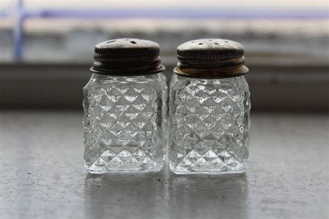vintage salt  pepper shakers quilted diamond glass
