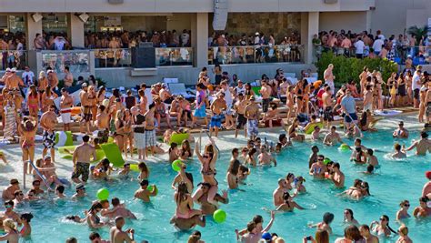 las vegas pool season is now open here s what you need to know