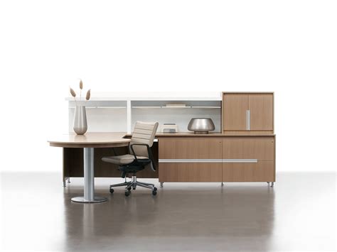 What S Hot A Minimalist Office Design Modern Office Furniture