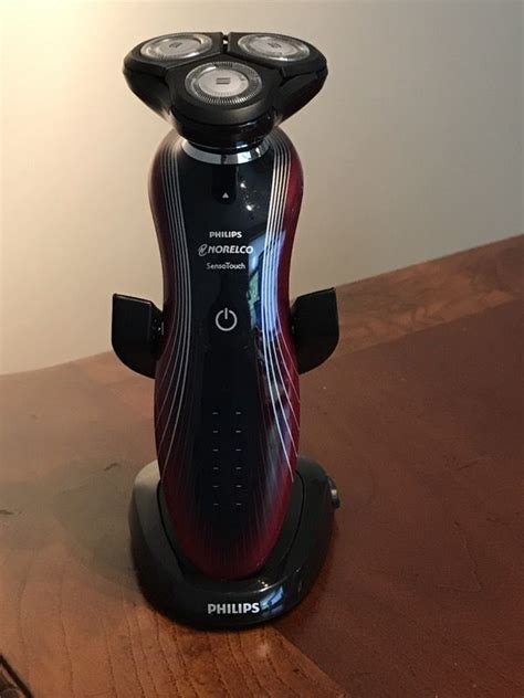 philips norelco  sensotouch electric razor  gyroflex  series  shaver