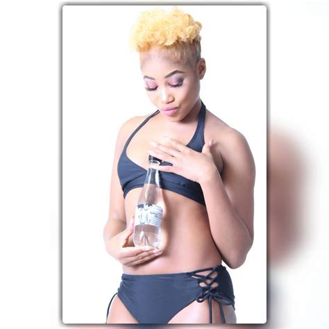 Uzalo Actress Nyalleng Thibedi Show Off Her Steaming Pics To Promote