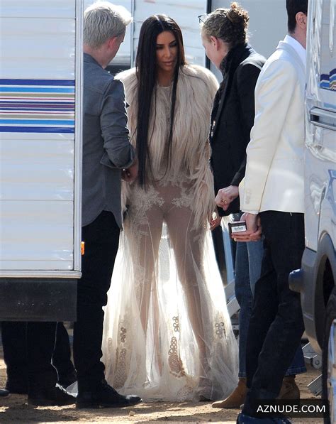 Kim Kardashian White Dress Without Panties On The Set Of Ocean S Eight