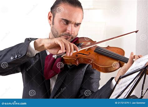 A Violinist Play His Violin Stock Image Image Of Dreaming Fiddler