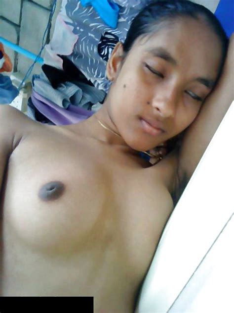 19yrs Indian Village Girls Sexy Tits Boobs 10 Pics