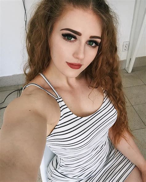 Meet Julia Vins A Real Life Barbie With A Weight Lifter’s