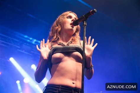 Tove Lo Flashing Her Tits While Performing In Rio De