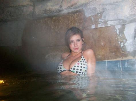 busty amateur in jacuzzi redbust