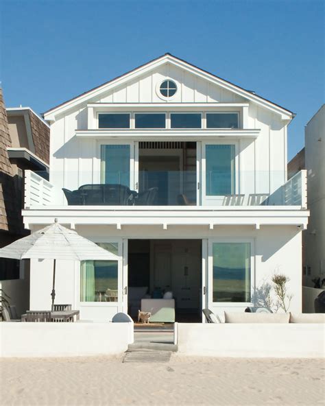 striking beach houses   california coast