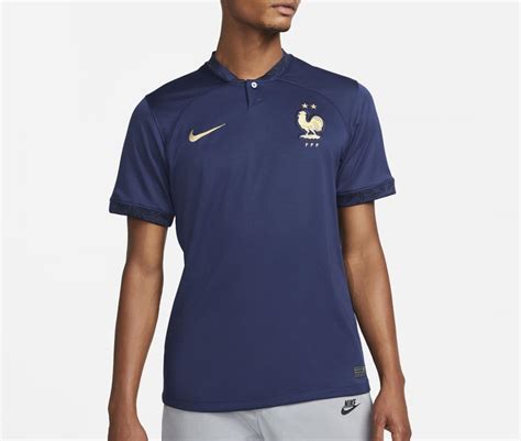 nike devoile les nouveaux maillots de lequipe de france pour la coupe du monde de football