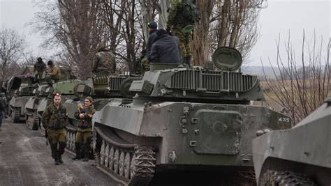 Ukraine Rebels Start Pulling Back Heavy Weapons In East