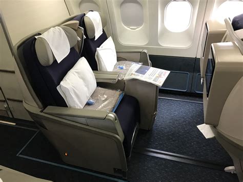 bad  aerolineas argentinas business class   lets fly