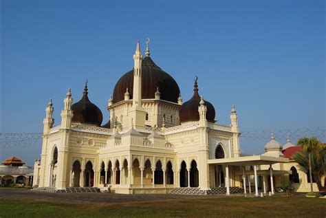poison apple top   beautiful mosques  malaysia
