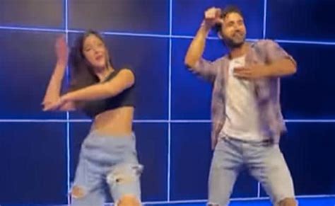 Shanaya Kapoor Is Dancing To Jugjugg Jeeyo Song With Her Favourite
