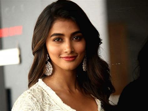 pooja hegde s fan asks for her naked photo her response proves she is