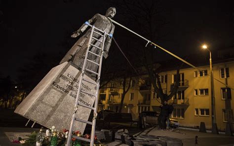 Polish Activists Pull Down Statue Of Disgraced Priest Crux