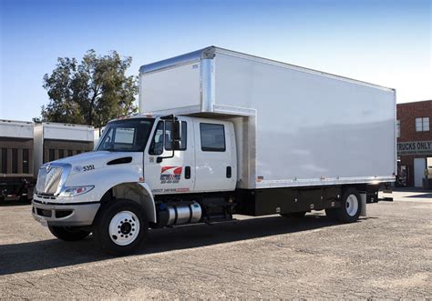 box truck crew cab  suppose  drive truck rental leasing