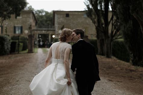an old glamour nature inspired wedding in italy with a bride in pin curls two vintage