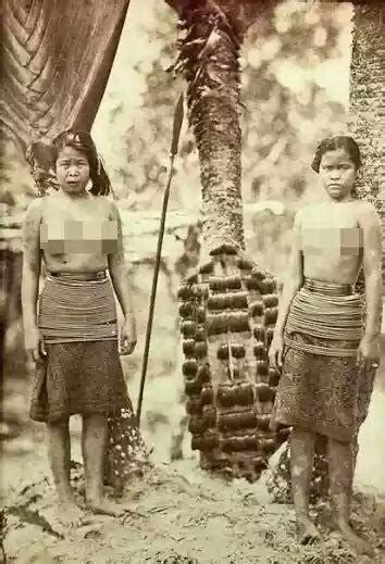 Foto Langka Dan Jadul Potret Kehidupan Suku Dayak Di Borneo Keren
