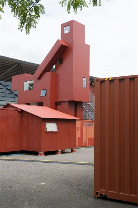 building that looks like couple having sex is slammed as architecture