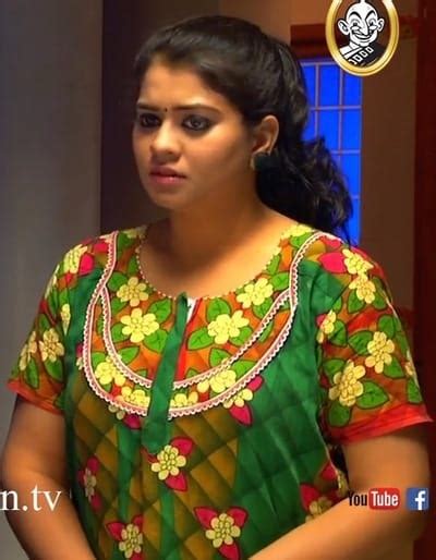 Preethi Serial Actress In Priyamanaval Team Preethi
