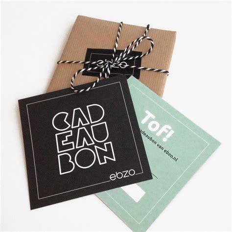 cadeaubon cadeaubon verpakking zelfgemaakte cadeaubon folder ontwerp