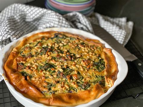 vegetarische quiche met spinazie en feta familie  de kook