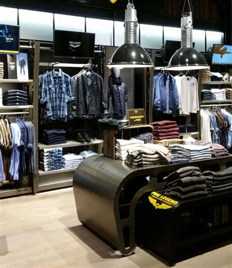retail pme legend stretches   cargo pilot allure  debuting   store  germany