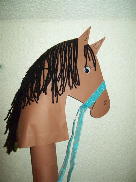 horse craft diy  construction paper yarn google eyes printed